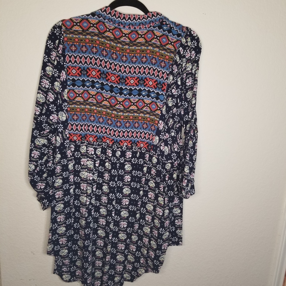 Top - Picture 2 of 2